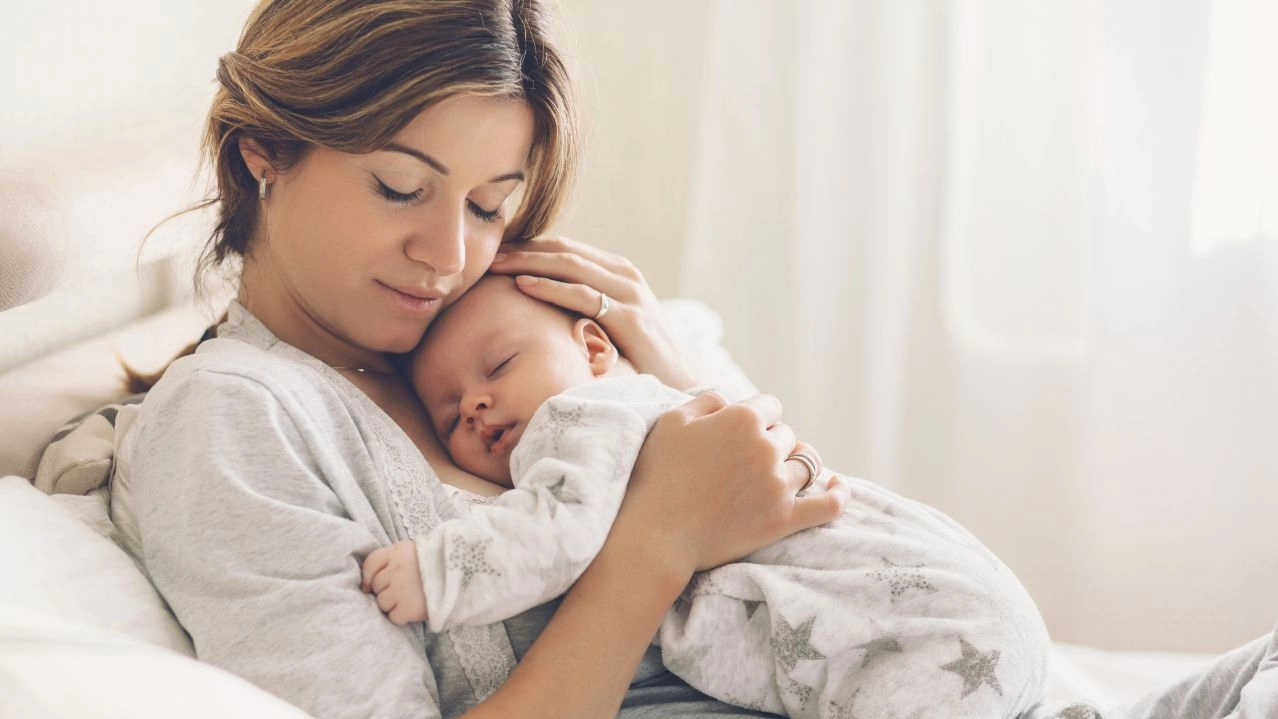 Bebe koje se grle su pametnije: Zašto je dodir najvažnije čulo od rođenja